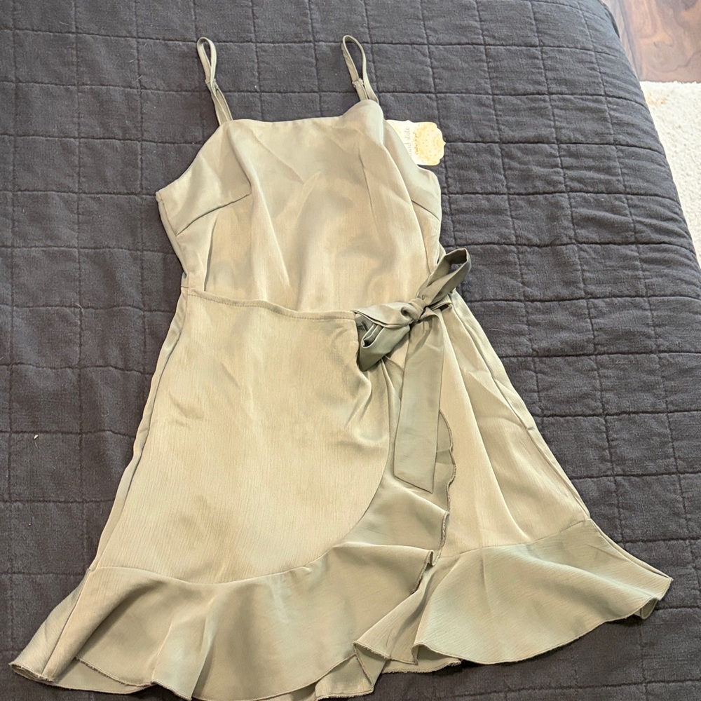 Elegant Olive Green Women's Dress